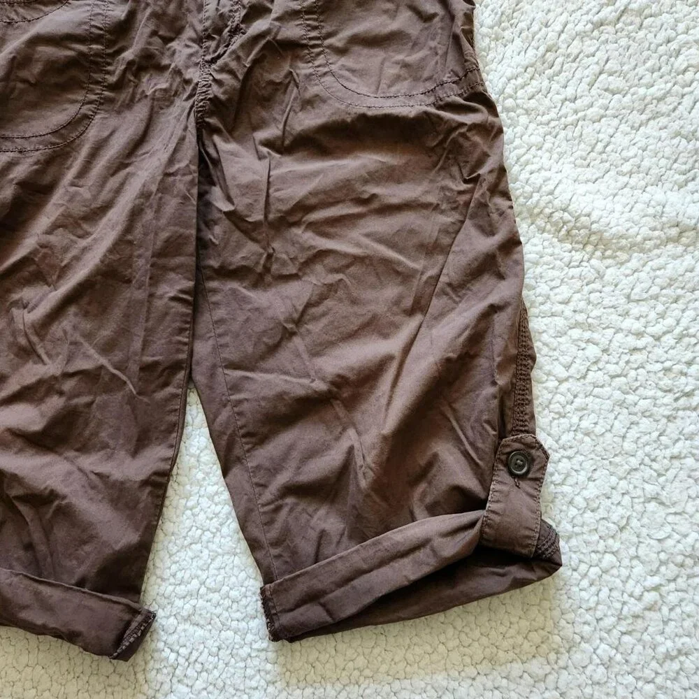 St John's Bay Y2k brown capris long shorts pants Size 8 Petite cotton spandex